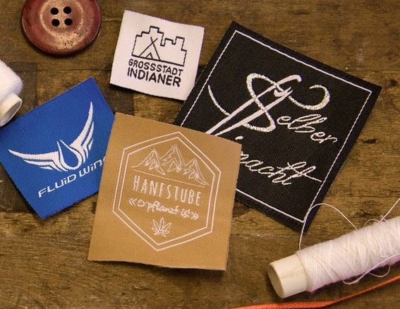 Webetiketten mit Logo