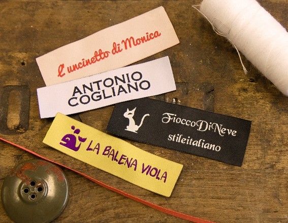 Etichette base in tessuto